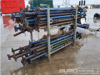 معدات البناء Stillage of Acro Props (2 of): صور 2