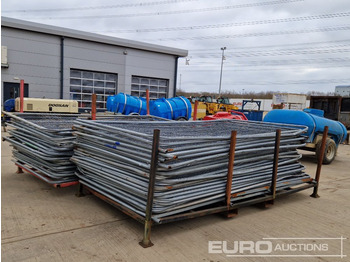 معدات البناء Stillage of Heras Fencing (2 of): صور 5