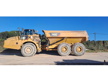 شاحنة مفصلية CATERPILLAR 745