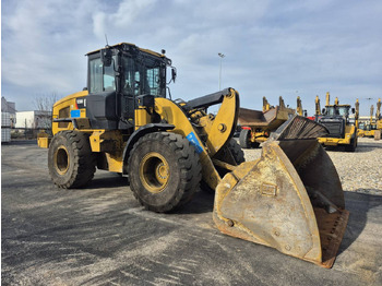 اللودر بعجل CATERPILLAR 926M