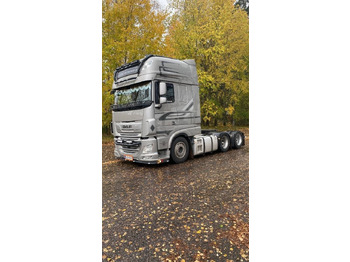 شاحنة جرار DAF XF 530