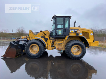 اللودر بعجل CATERPILLAR 926M