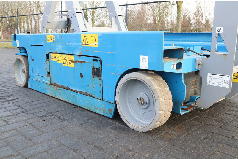 رافعات مقصية Genie GS-4047 | 14 METER | 350 KG: صور 12