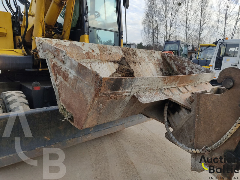 حفارة على عجلات Komatsu PW160-7: صور 16