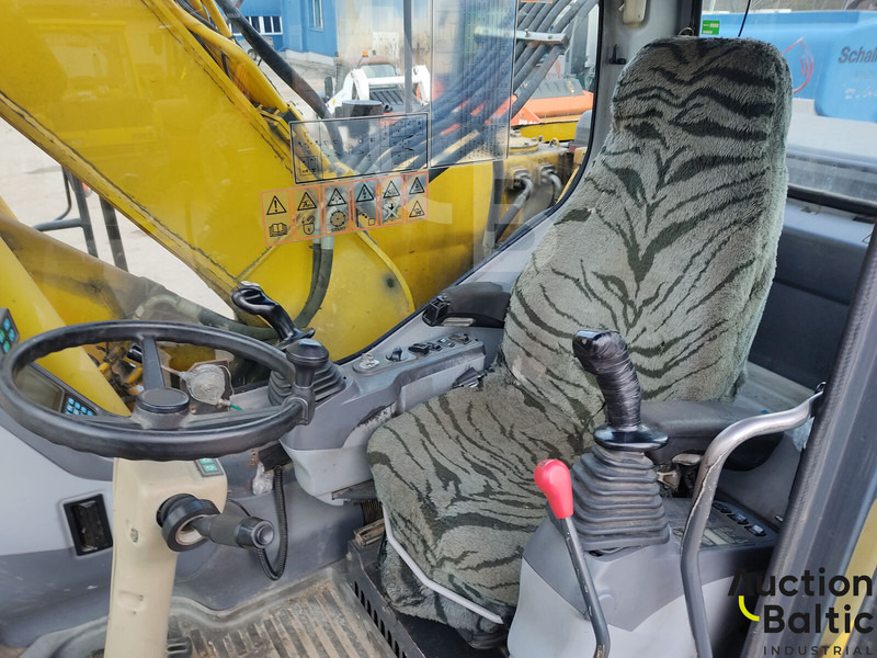 حفارة على عجلات Komatsu PW160-7: صور 7