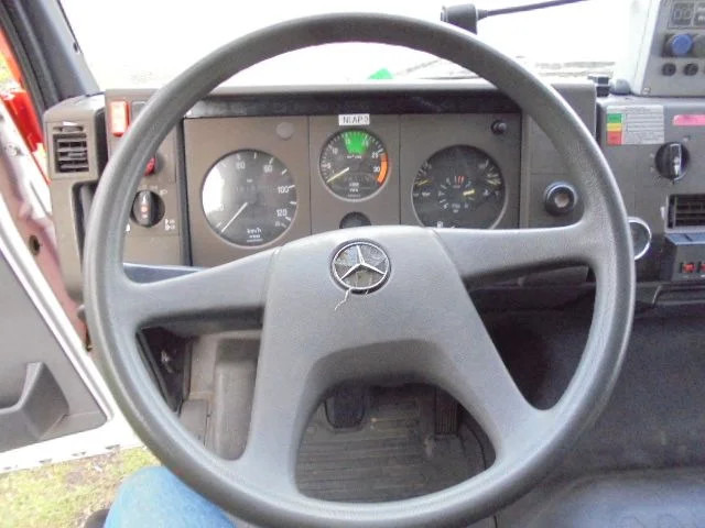 المطافئ Mercedes-Benz 1124 F: صور 10