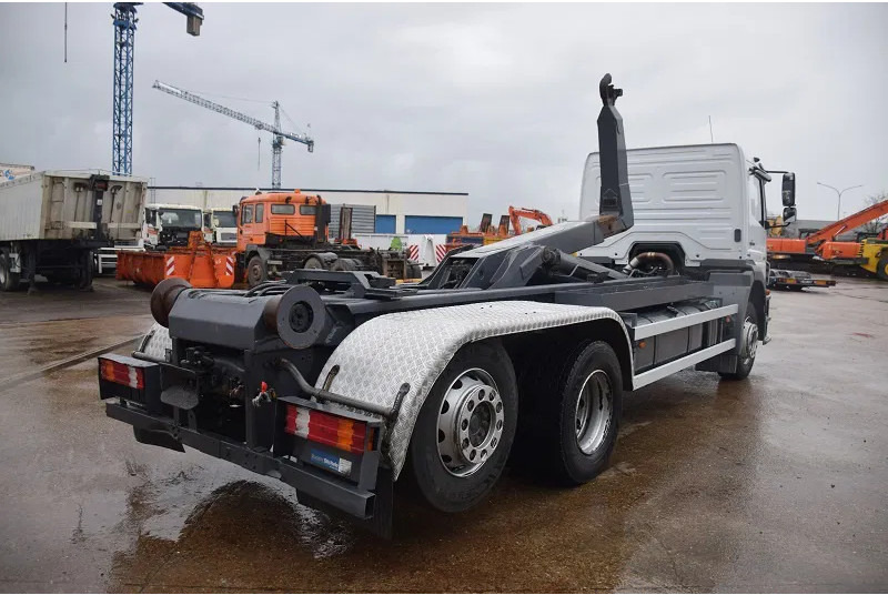 شاحنة ذات الخطاف Mercedes-Benz Axor 2633: صور 16