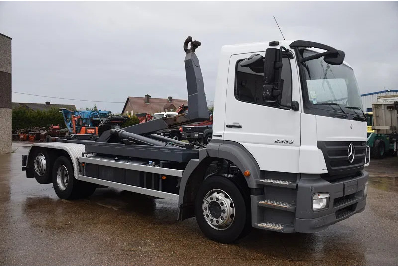 شاحنة ذات الخطاف Mercedes-Benz Axor 2633: صور 13