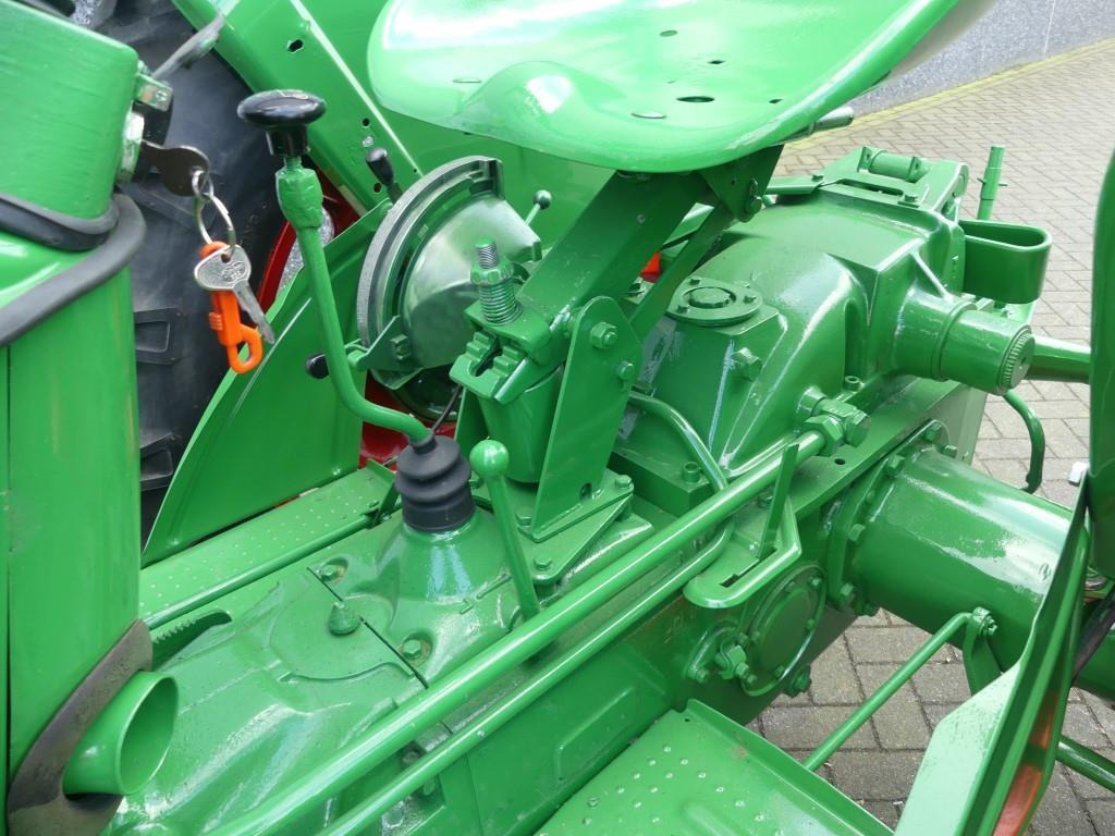 جرار Deutz D5005: صور 22