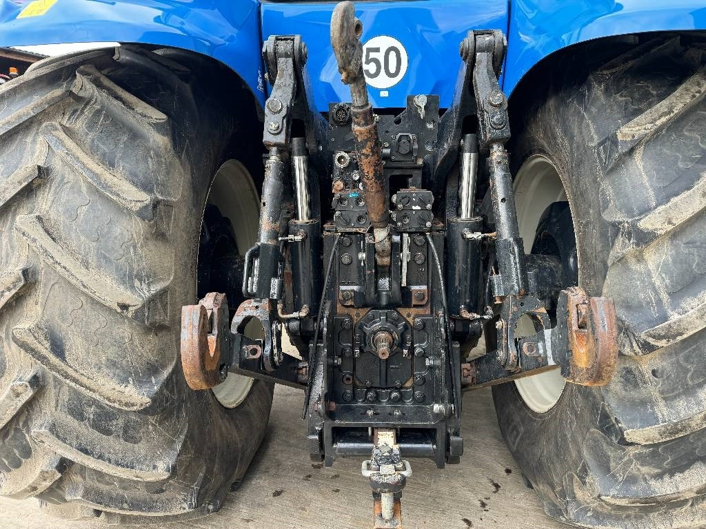 جرار New Holland T 8050: صور 7