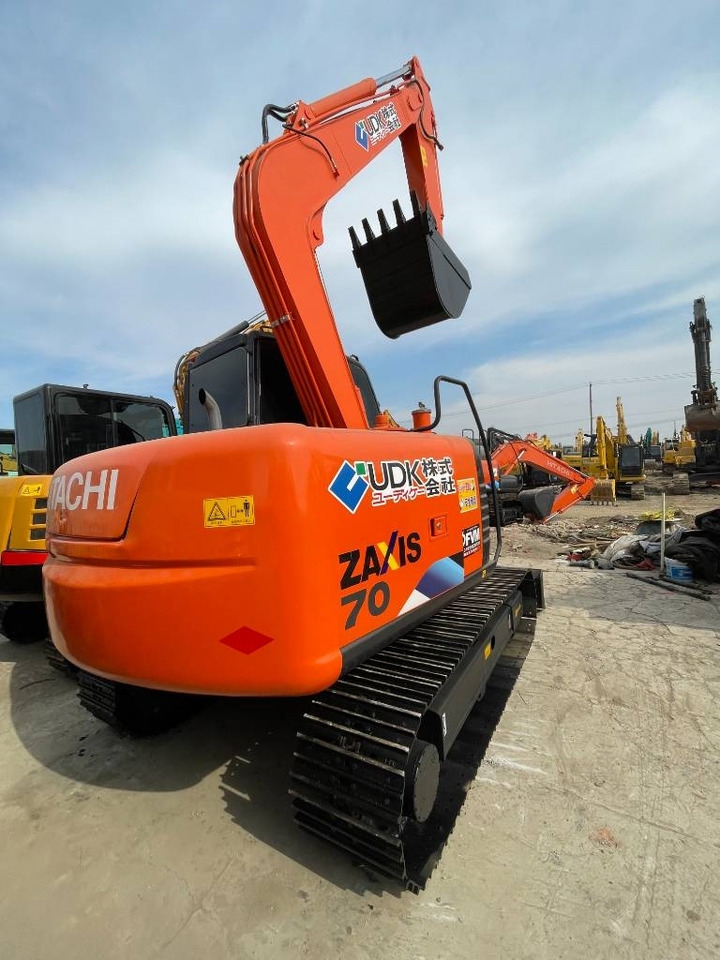 تأجير Hitachi ZX 70  Hitachi ZX 70: صور 8