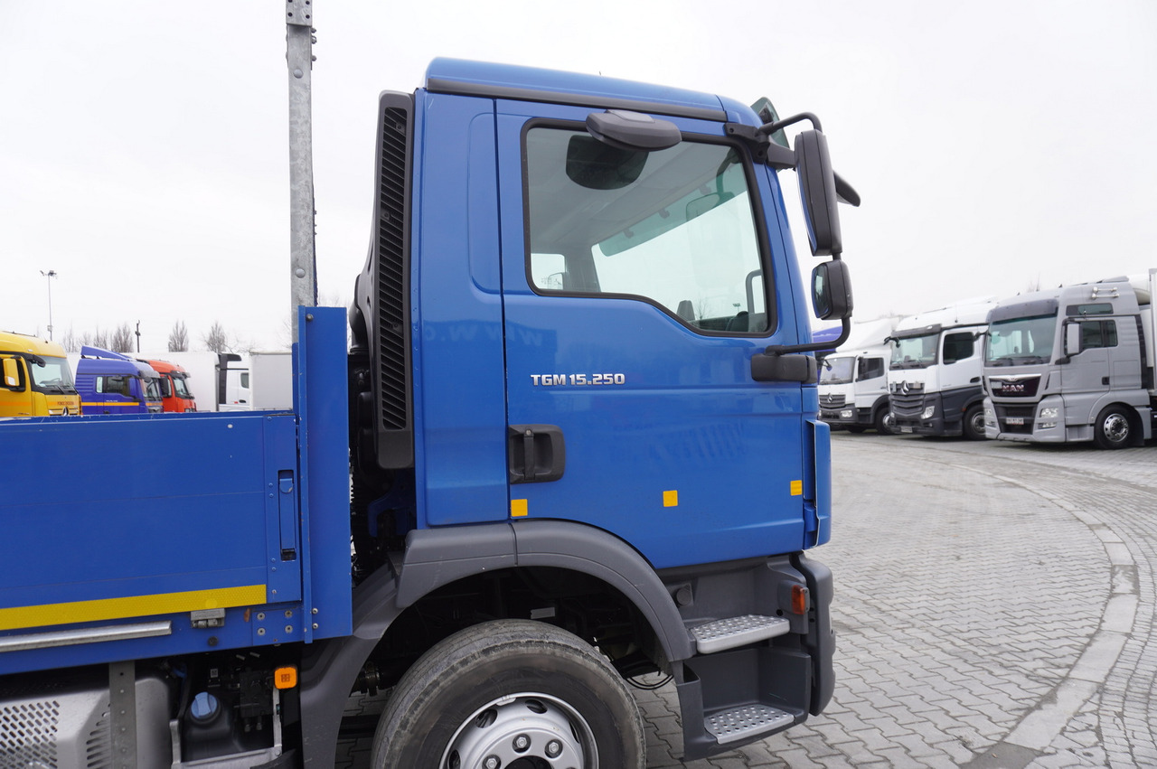 شاحنات مسطحة MAN TGM 15.250 / 160,000 km! / 2021 / Flatbed 18 EPAL / 8.8 t capacity: صور 12