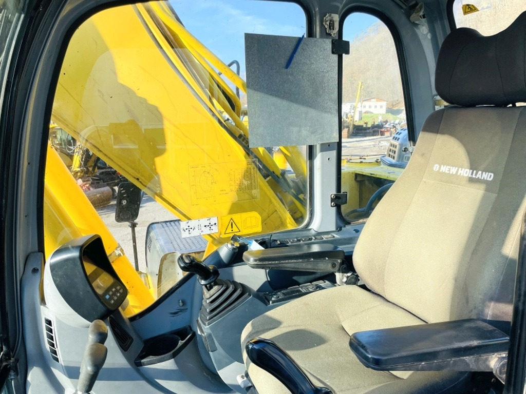 حفارات زحافة Kobelco - New Holland E265B (3900): صور 6