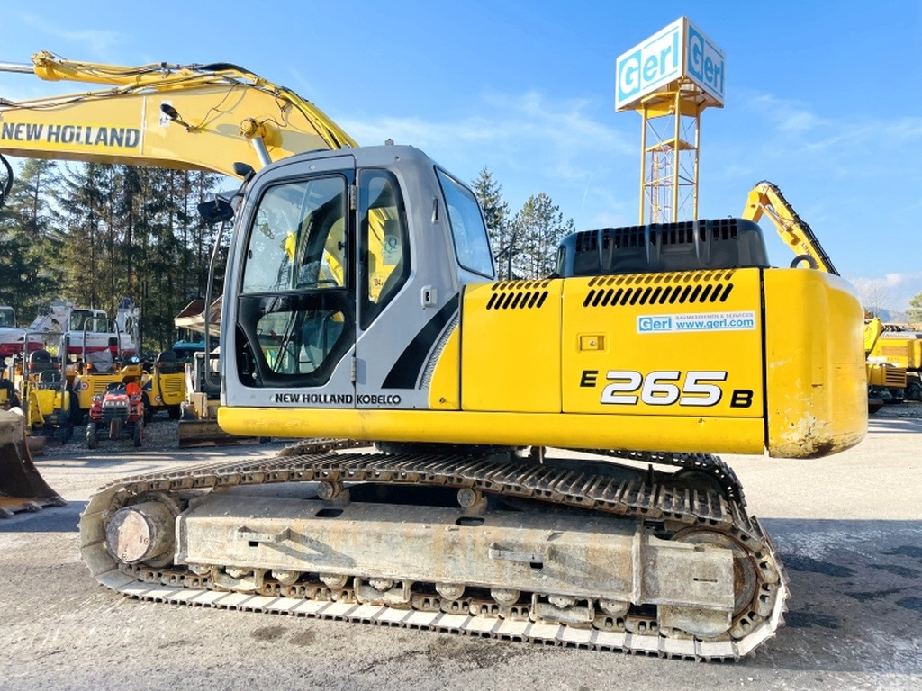 حفارات زحافة Kobelco - New Holland E265B (3900): صور 9