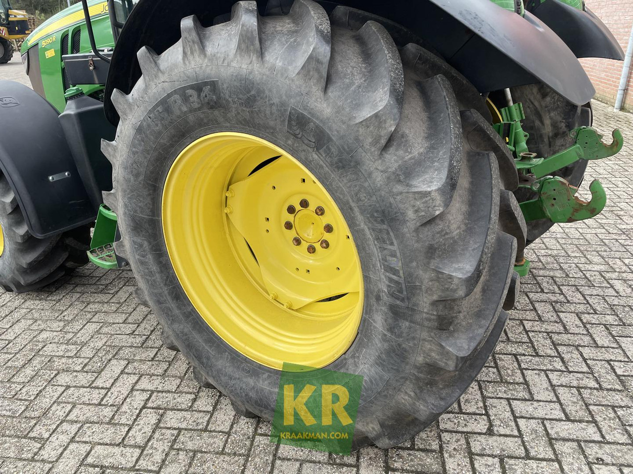 جرار John Deere 5090R: صور 11