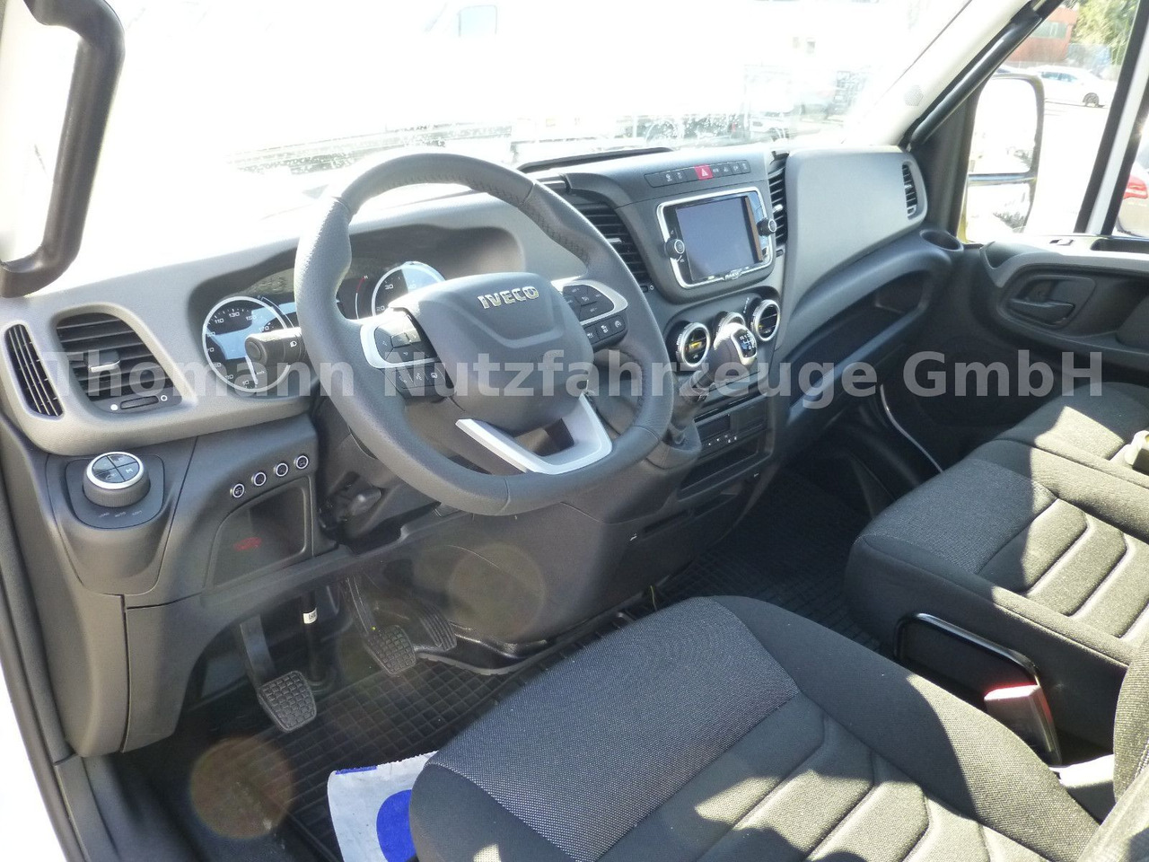 سيارة السحب للتصليح جديد Iveco DAILY 72C18 Schiebeplateu Luftfed Navi: صور 29