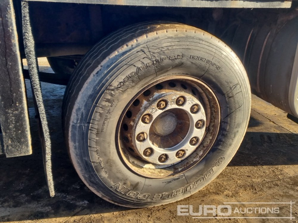 شاحنات مسطحة لنقل المعدات الثقيلة 2011 Volvo FM460: صور 15