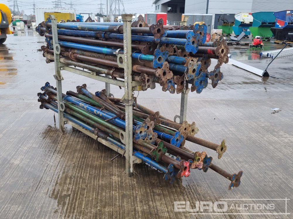 معدات البناء Stillage of Acro Props (2 of): صور 8